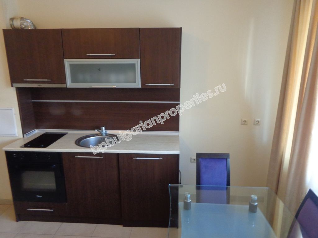 Мебелиран двуспален апартамент за продажба близо до плажа в курорта Слънчев Бряг