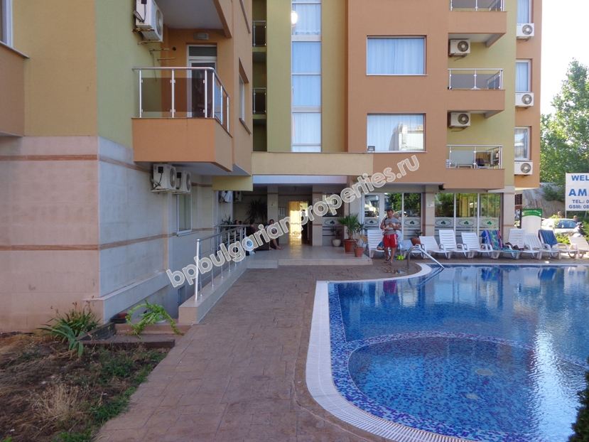 Мебелиран двуспален апартамент за продажба близо до плажа в курорта Слънчев Бряг