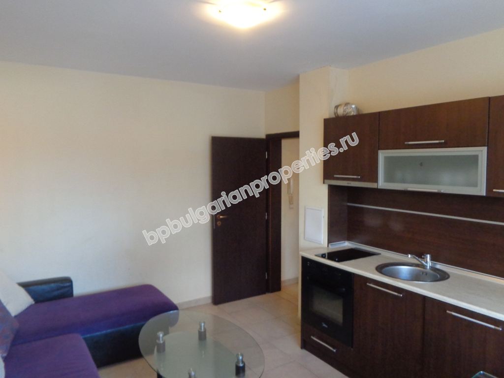 Мебелиран двуспален апартамент за продажба близо до плажа в курорта Слънчев Бряг
