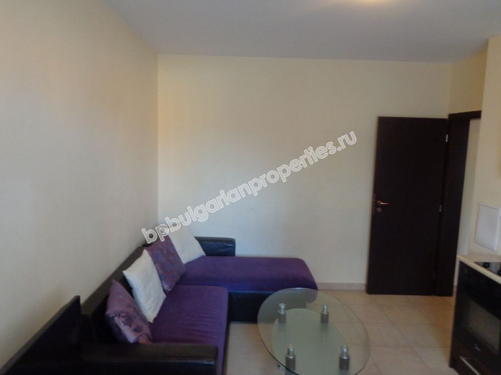 Мебелиран двуспален апартамент за продажба близо до плажа в курорта Слънчев Бряг