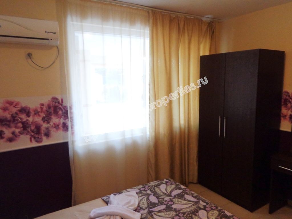 Мебелиран двуспален апартамент за продажба близо до плажа в курорта Слънчев Бряг