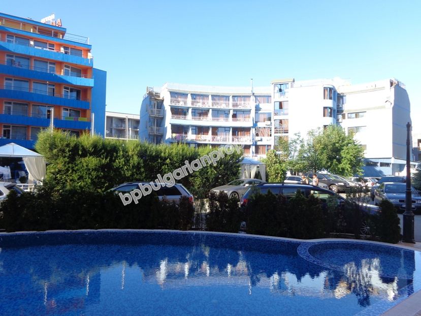 Мебелиран двуспален апартамент за продажба близо до плажа в курорта Слънчев Бряг