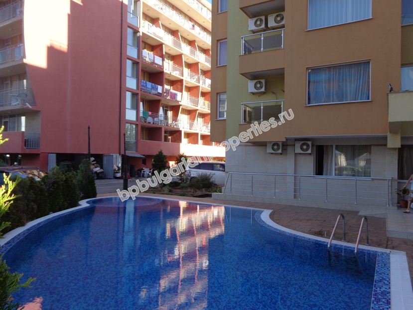 Мебелиран двуспален апартамент за продажба близо до плажа в курорта Слънчев Бряг