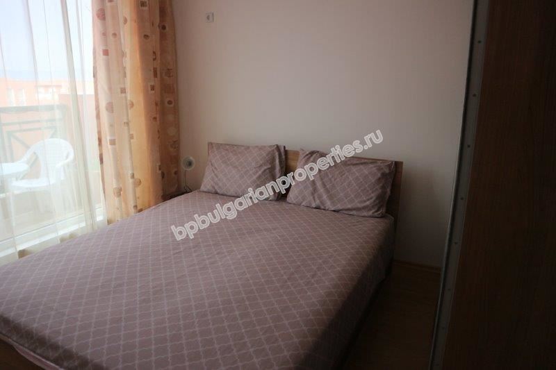 Изгоден апартамент с 2 спални в  затворен комплекс близо до морето