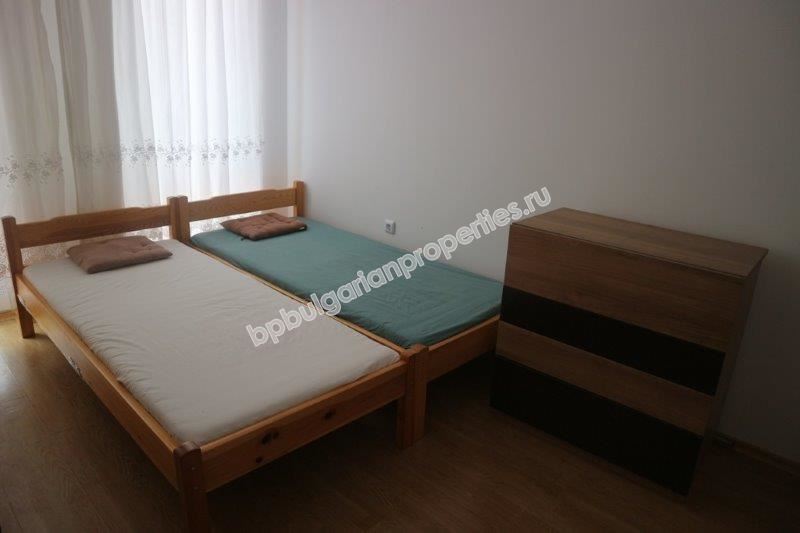 Изгоден апартамент с 2 спални в  затворен комплекс близо до морето