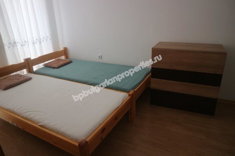 Изгоден апартамент с 2 спални в  затворен комплекс близо до морето