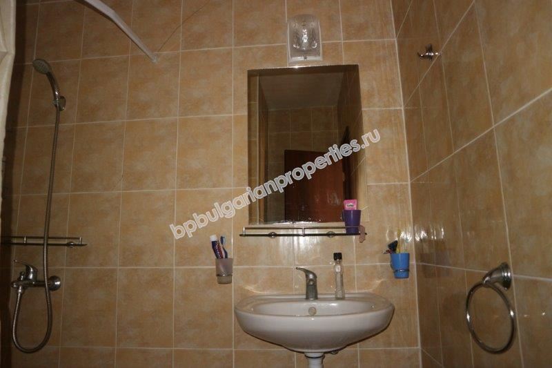 Изгоден апартамент с 2 спални в  затворен комплекс близо до морето