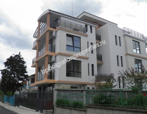 Луксозни апартаменти за продажба в курорта Лозенец