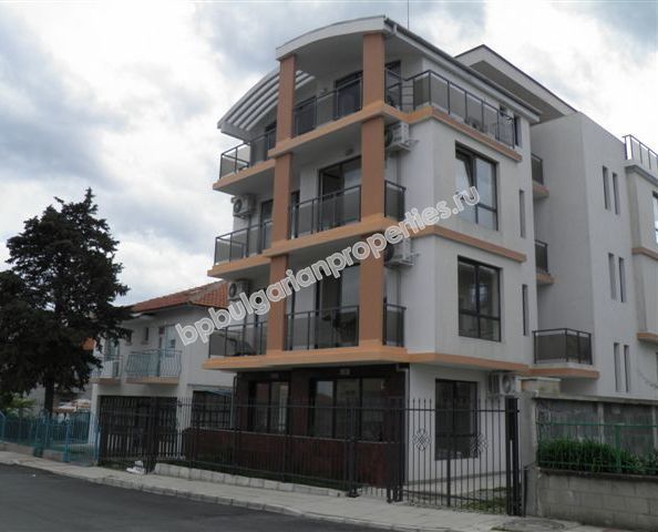 Луксозни апартаменти за продажба в курорта Лозенец