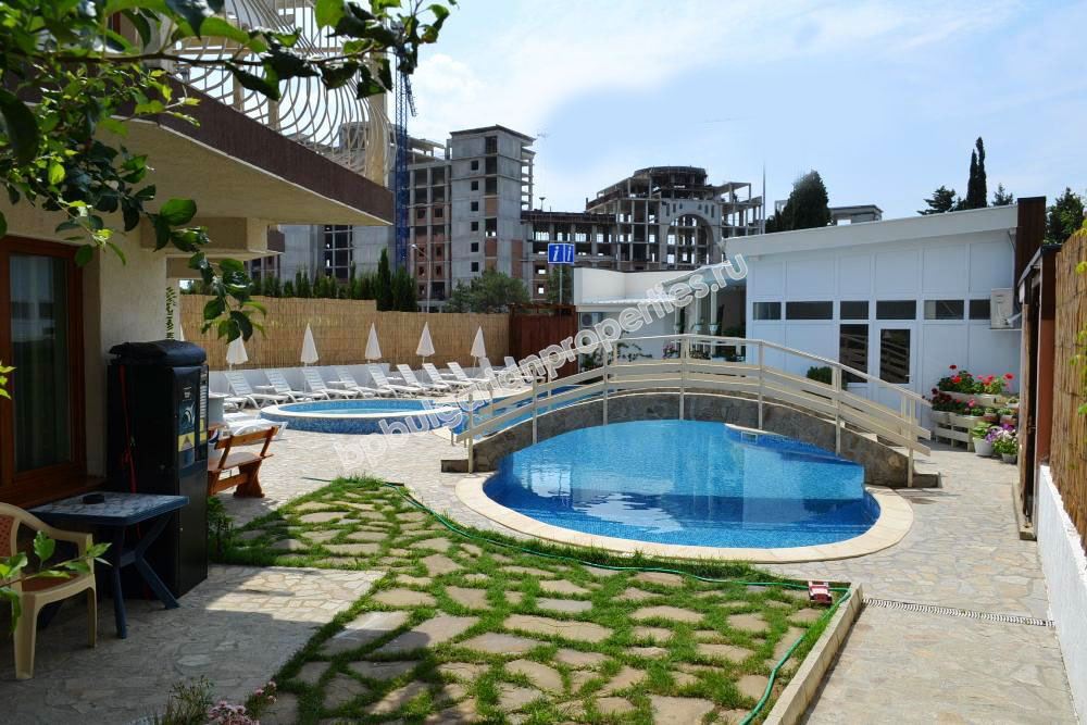 Мебелиран едноспален апартамент за продажба близо до плажа в курорта Слънчев Бряг