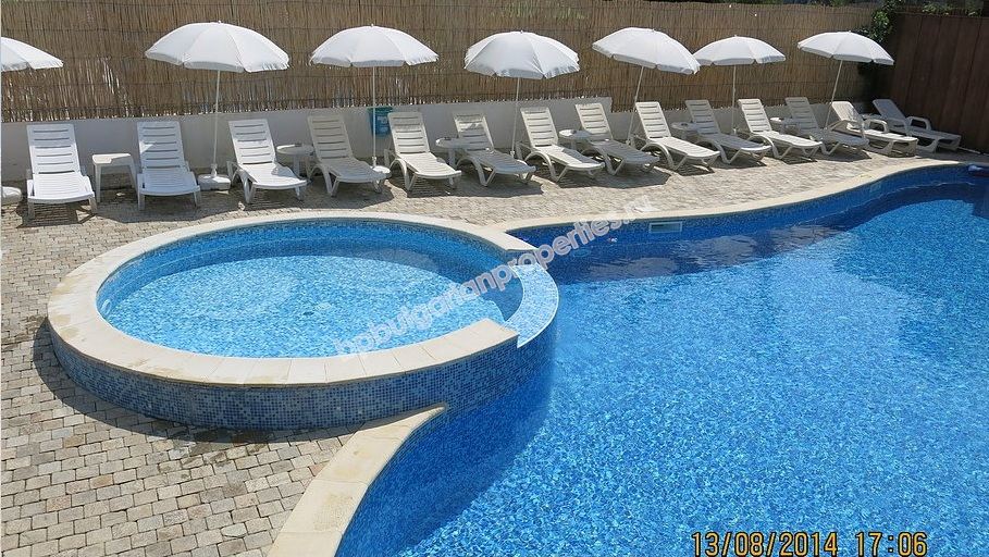 Мебелиран едноспален апартамент за продажба близо до плажа в курорта Слънчев Бряг