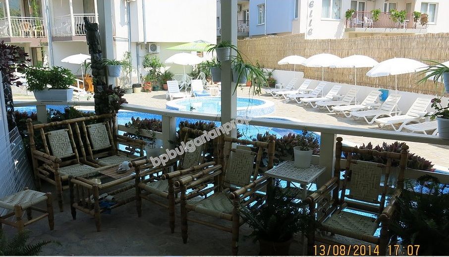 Мебелиран едноспален апартамент за продажба близо до плажа в курорта Слънчев Бряг