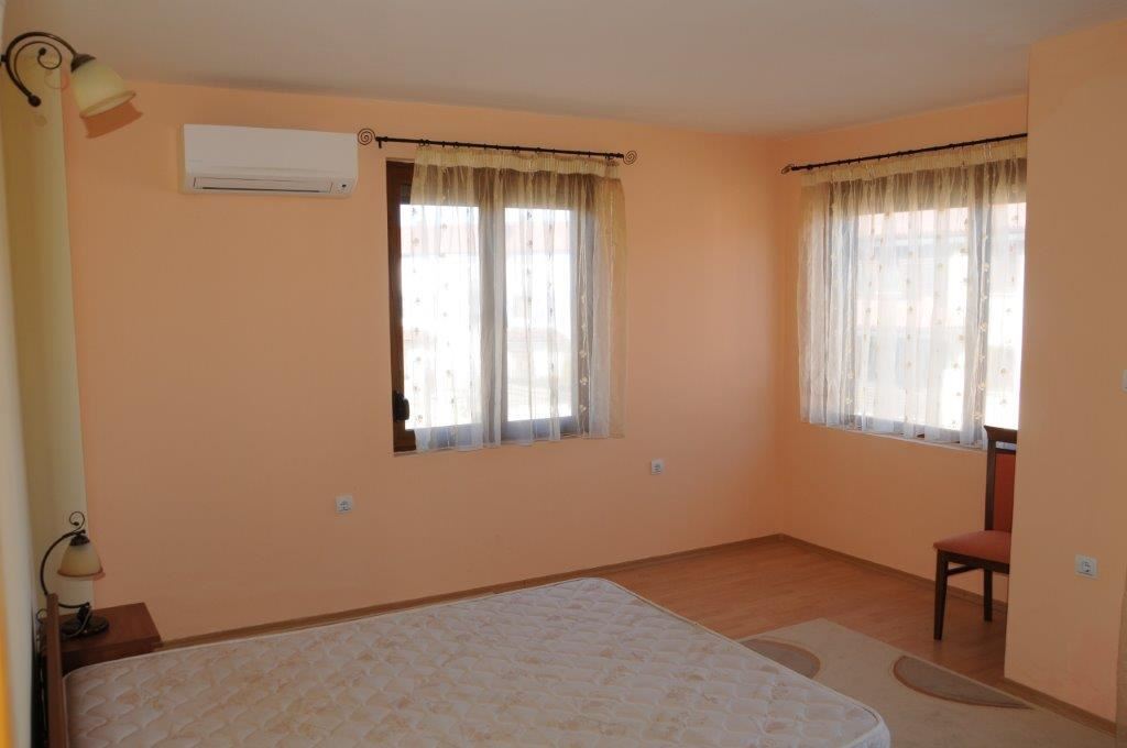 Къща в затворен комплекс в Созопол Къща в затворен комплекс в Созопол