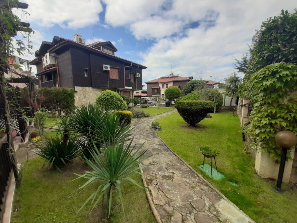 Къща в затворен комплекс в Созопол Къща в затворен комплекс в Созопол