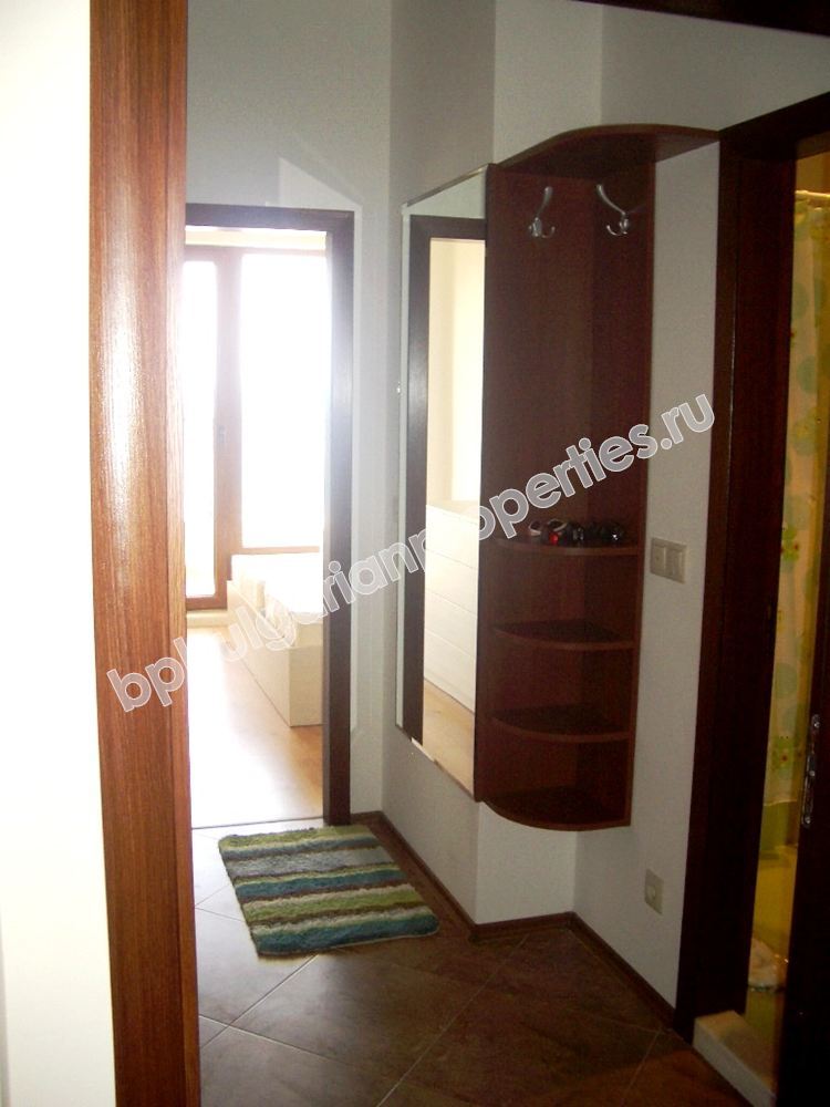 Луксозен двустаен мебелиран апартамент за продажба на първа линия с морска панорама близо до Варна