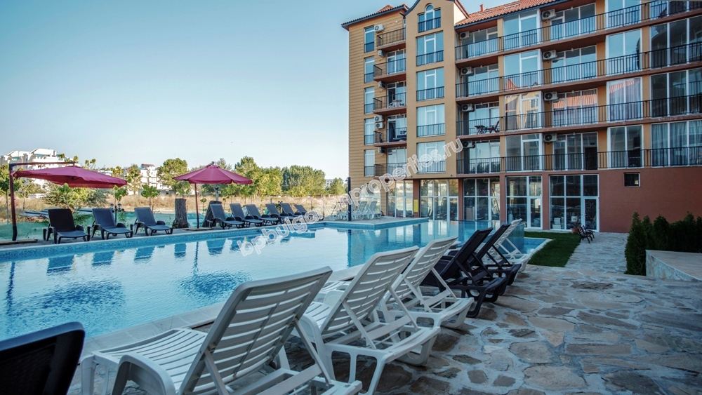 Мебелиран едноспален апартамент за продажба близо до плажа в курорта Слънчев Бряг