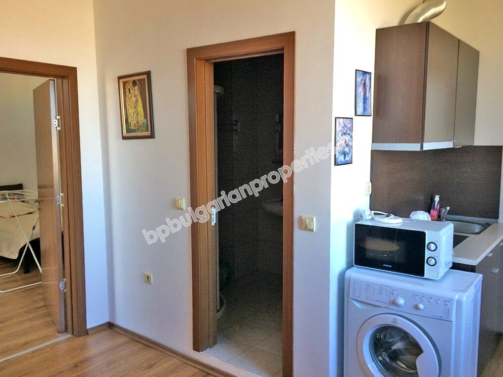 Мебелиран едноспален апартамент за продажба близо до плажа в курорта Слънчев Бряг