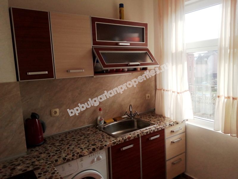 Едноспален мебелиран апартамент за продажба без такса обслужване в Равда