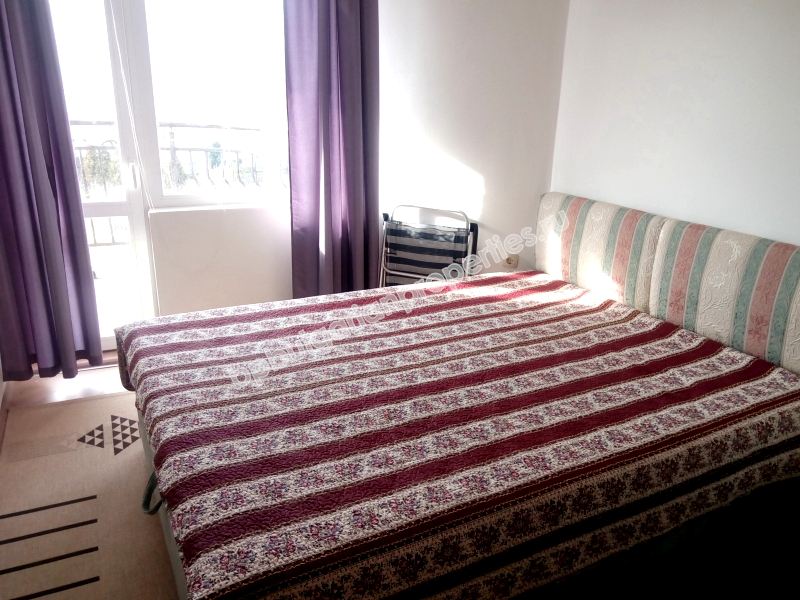 Едноспален мебелиран апартамент за продажба без такса обслужване в Равда