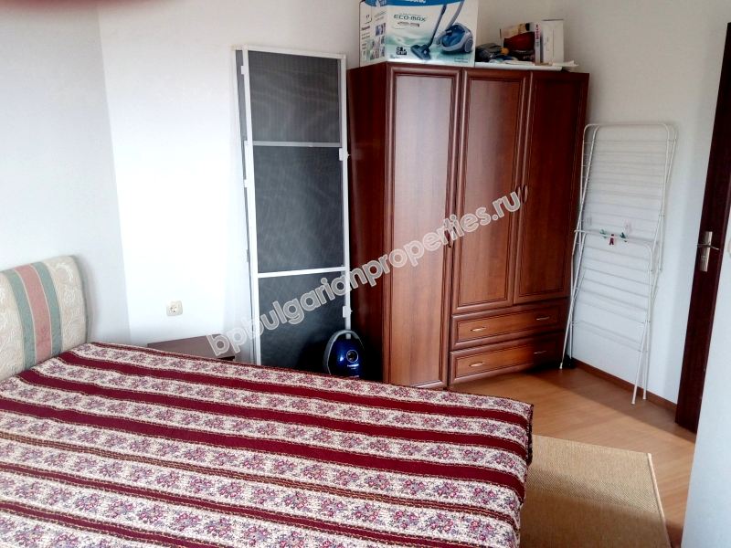 Едноспален мебелиран апартамент за продажба без такса обслужване в Равда