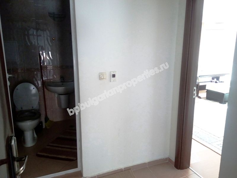 Едноспален мебелиран апартамент за продажба без такса обслужване в Равда