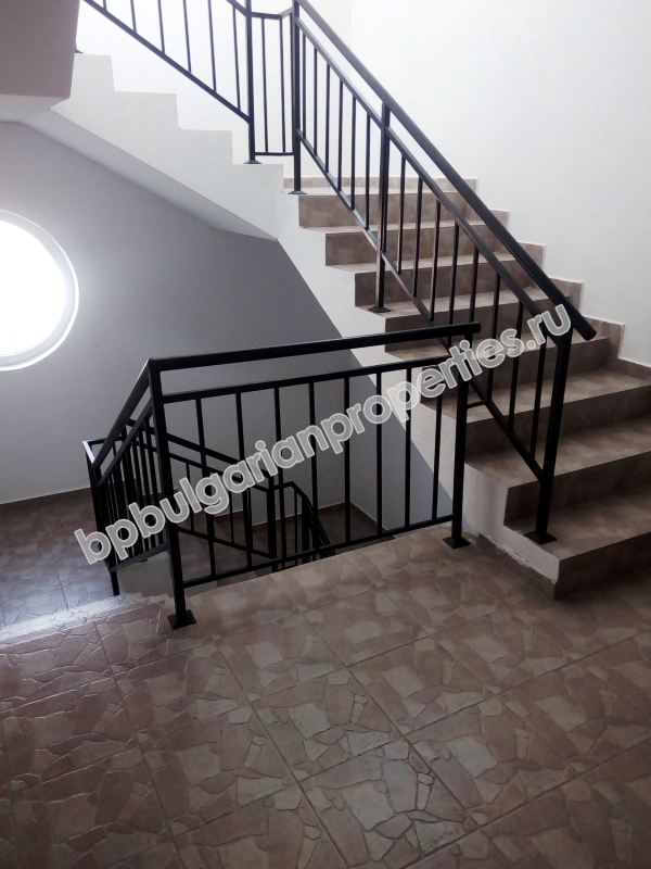 Едноспален мебелиран апартамент за продажба без такса обслужване в Равда