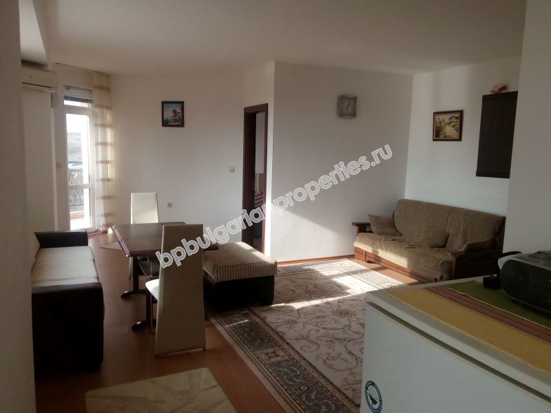 Едноспален мебелиран апартамент за продажба без такса обслужване в Равда