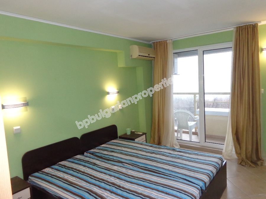 Дизайнерски двустаен апартамент за продажба в курорта Златни пясъци