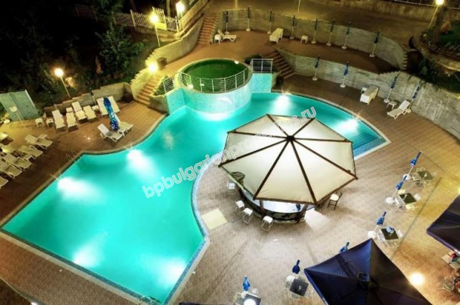 Дизайнерски двустаен апартамент за продажба в курорта Златни пясъци