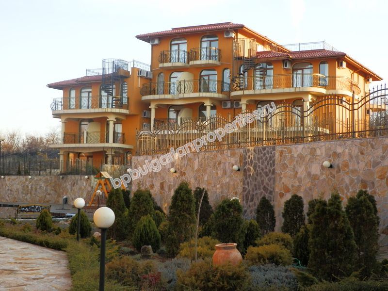 Мебелиран едноспален апартамент с фронтален изглед море за продажба в Созопол