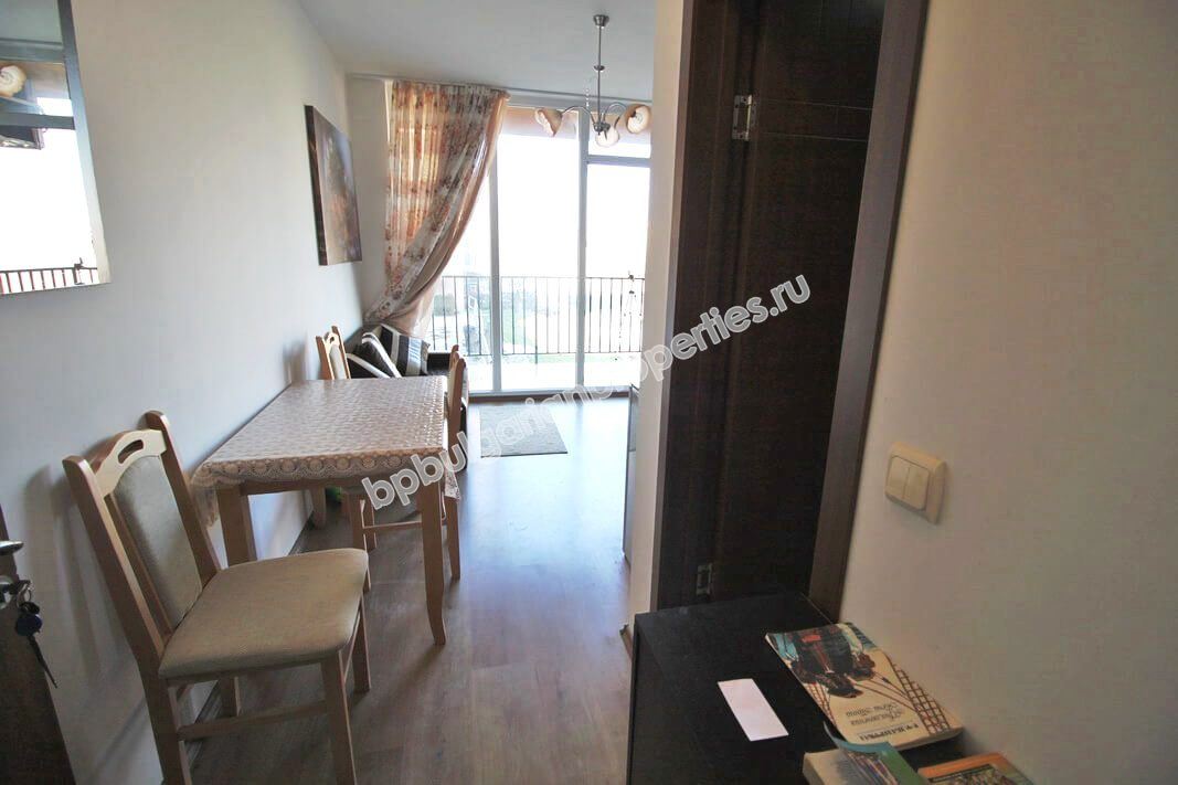 Мебелиран едноспален апартамент за продажба близо до плажа в курорта Слънчев Бряг