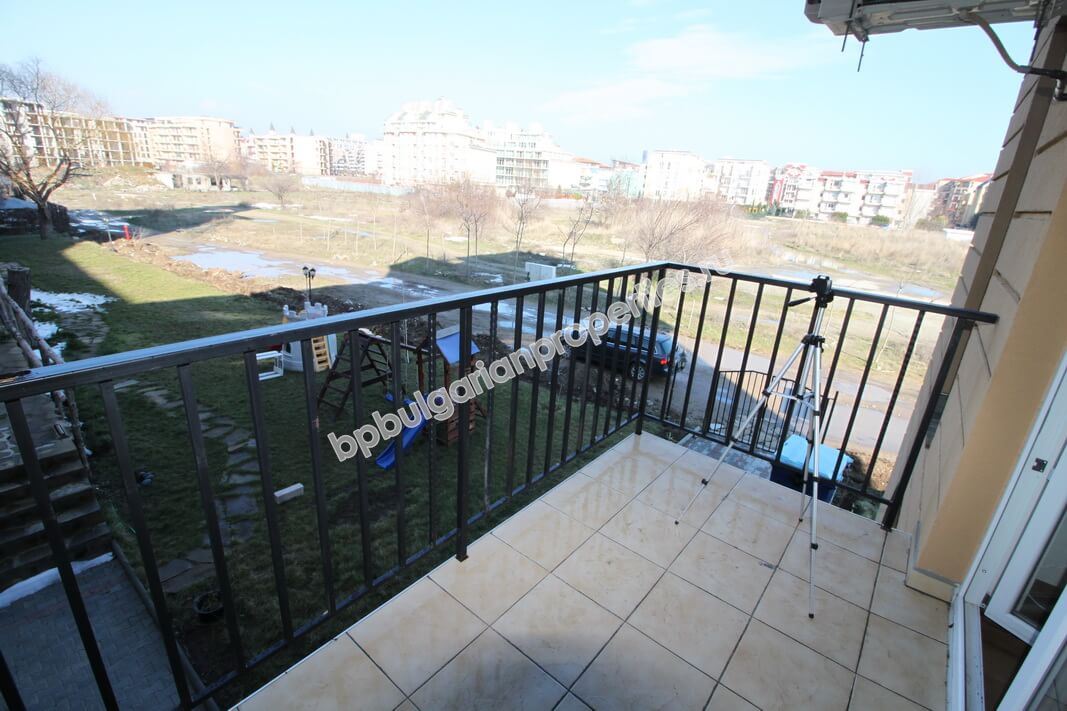 Мебелиран едноспален апартамент за продажба близо до плажа в курорта Слънчев Бряг