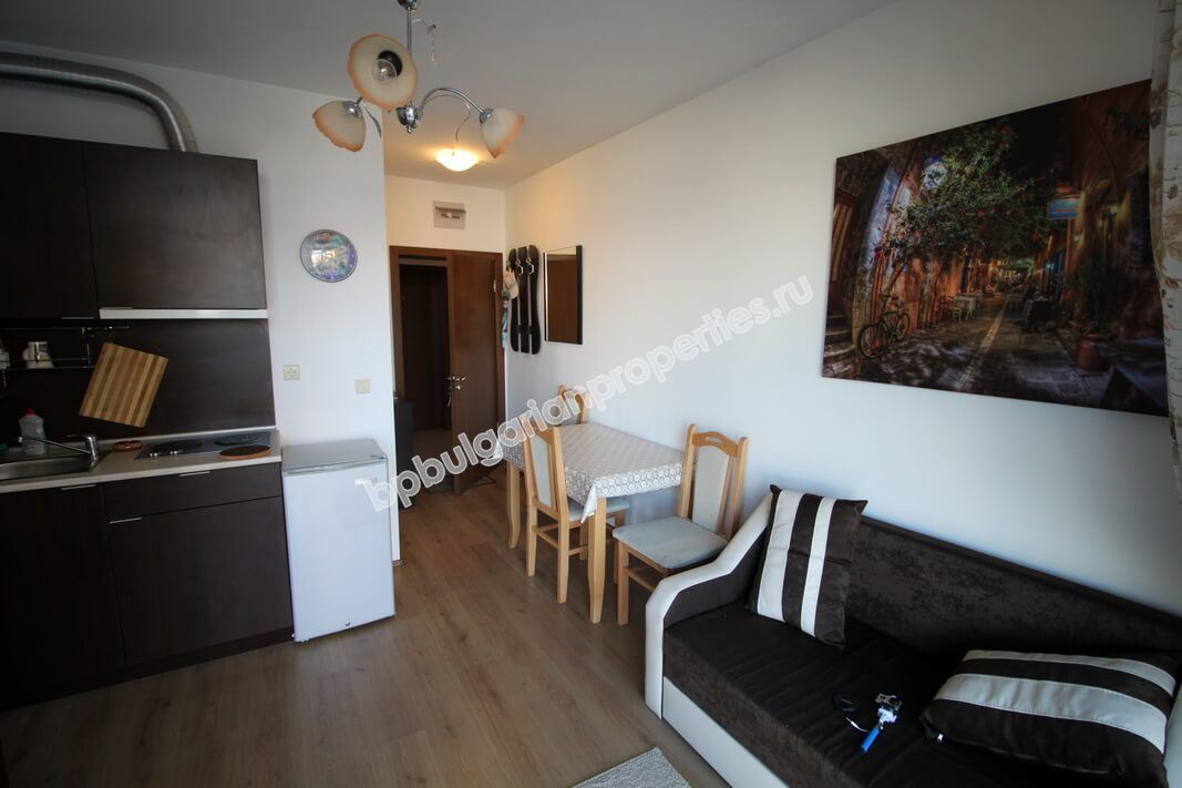 Мебелиран едноспален апартамент за продажба близо до плажа в курорта Слънчев Бряг