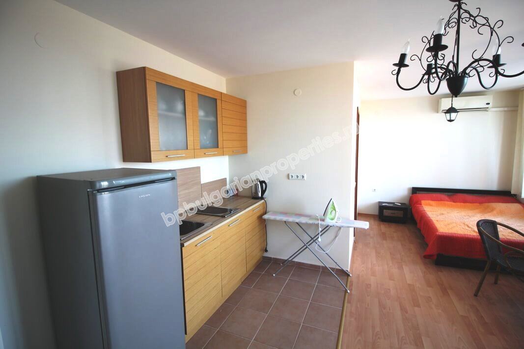 Голямо мебелирано студио за продажба близо до плажа в Слънчев Бряг