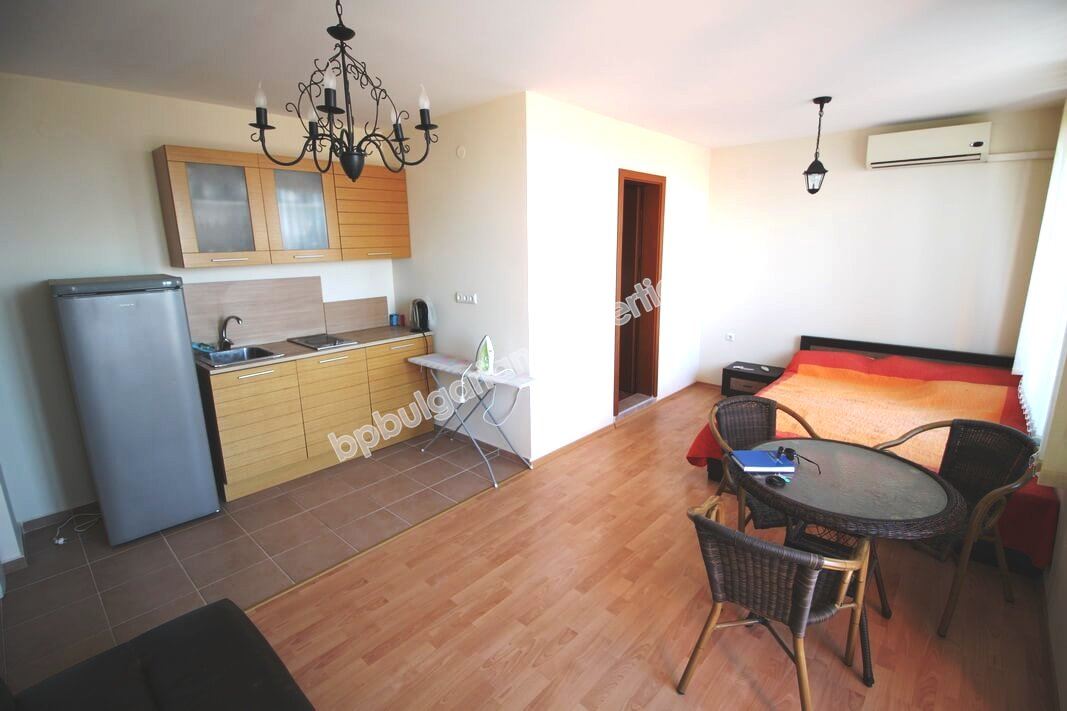 Голямо мебелирано студио за продажба близо до плажа в Слънчев Бряг