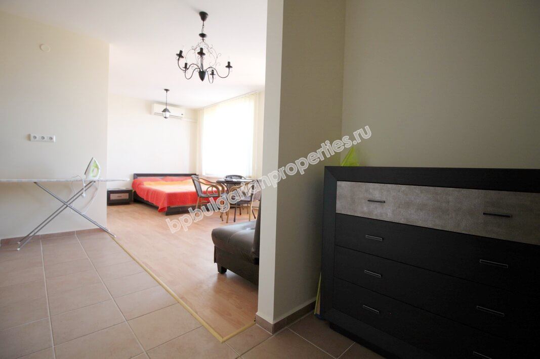 Голямо мебелирано студио за продажба близо до плажа в Слънчев Бряг