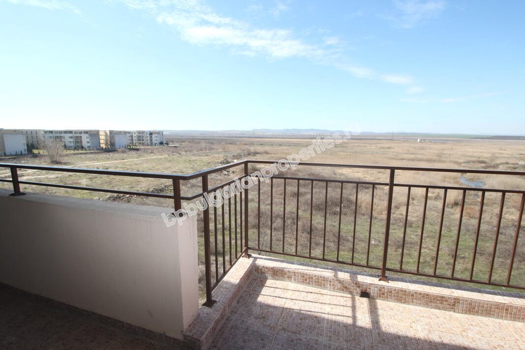 Голямо мебелирано студио за продажба близо до плажа в Слънчев Бряг