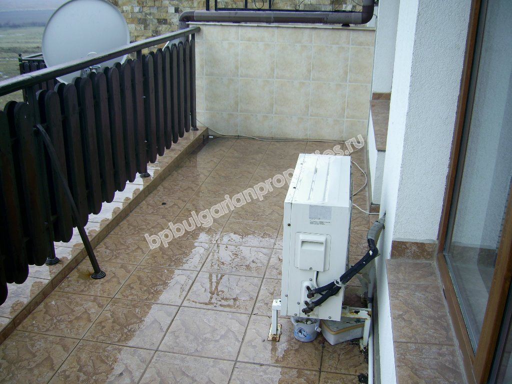 Мебелиран голям едноспален апартамент за продажба близо до Слънчев Бряг и плажа