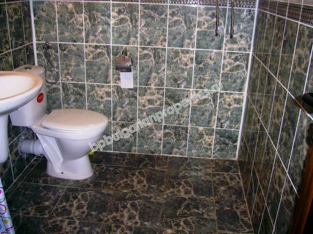 Мебелиран голям едноспален апартамент за продажба близо до Слънчев Бряг и плажа