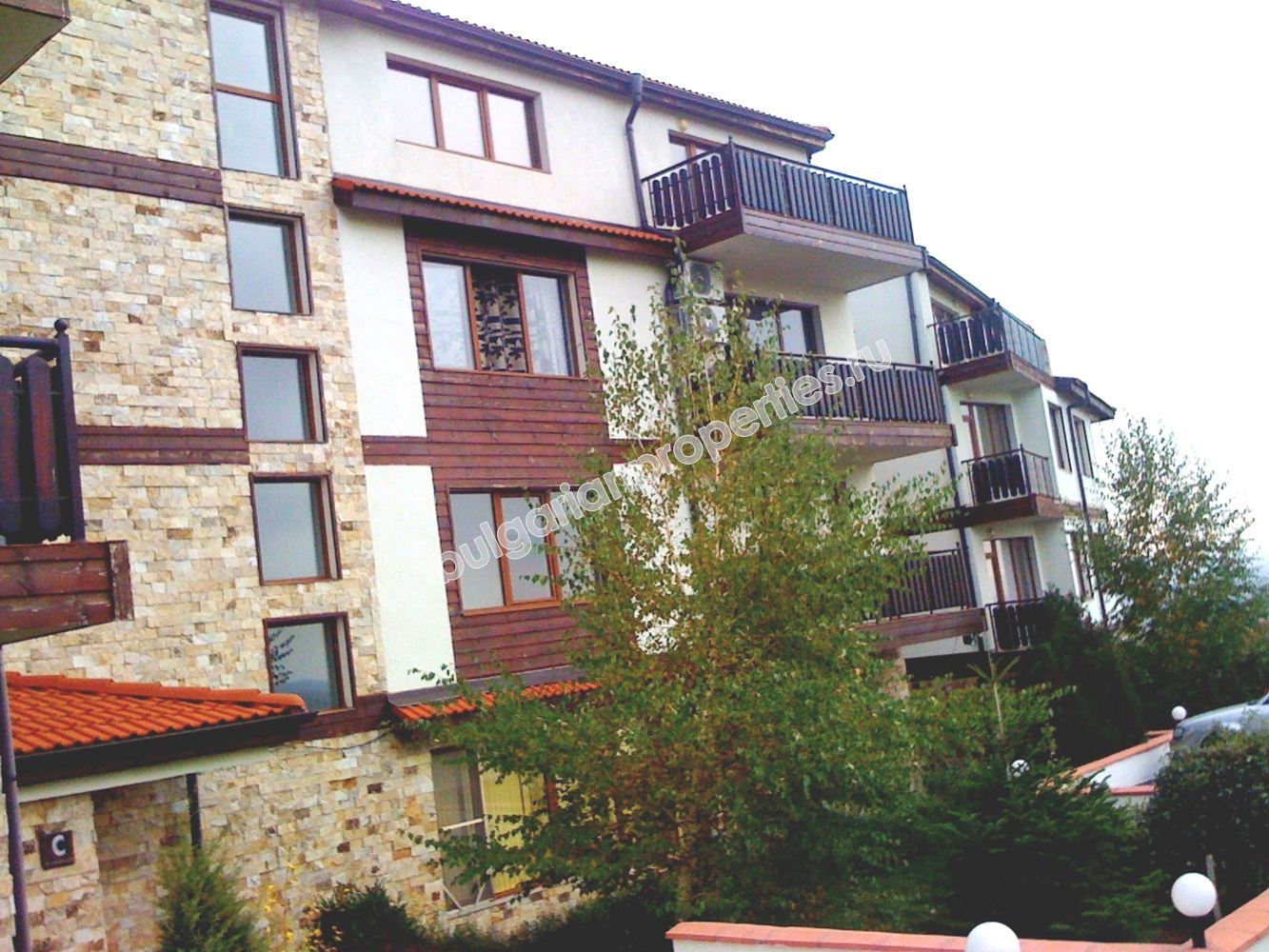 Мебелиран голям едноспален апартамент за продажба близо до Слънчев Бряг и плажа