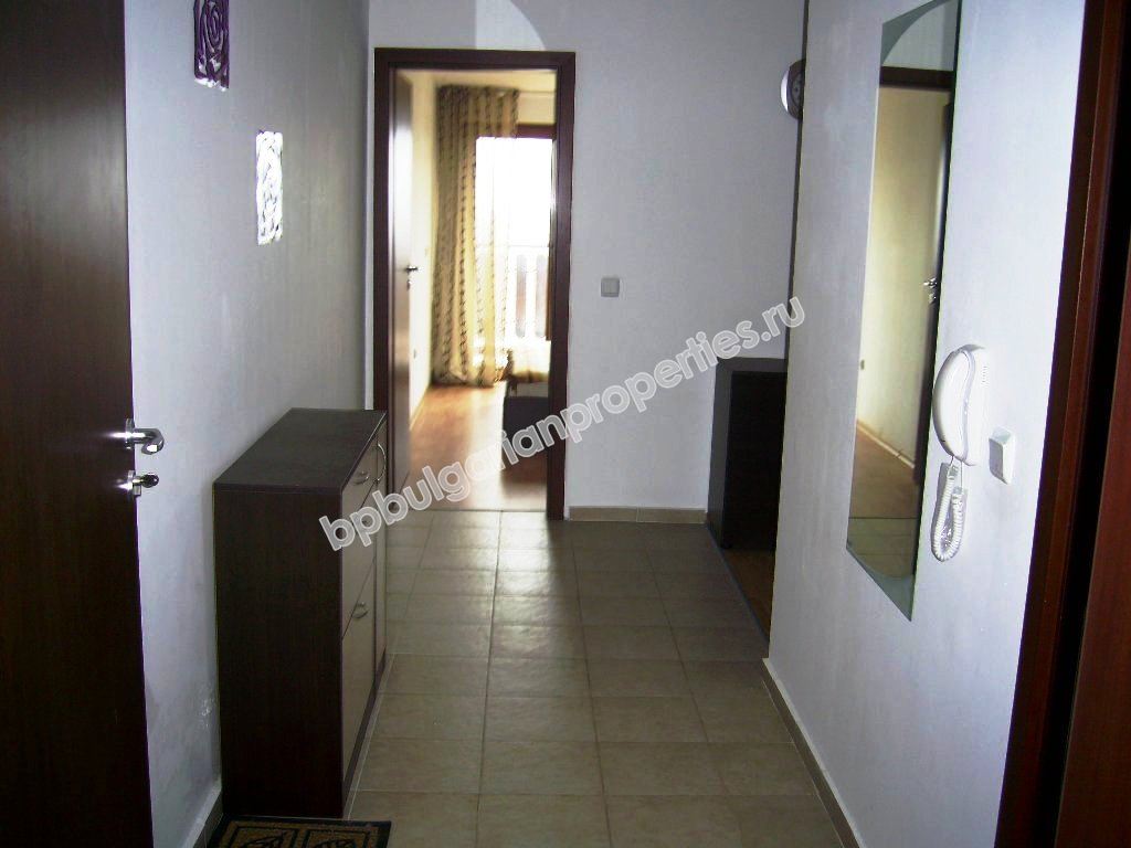 Мебелиран голям едноспален апартамент за продажба близо до Слънчев Бряг и плажа