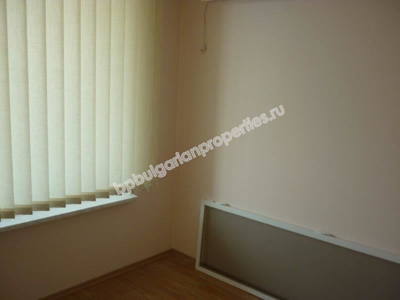 Тристаен апартамент в затворен комплекс на цената на двустаен в Слънчев Бряг
