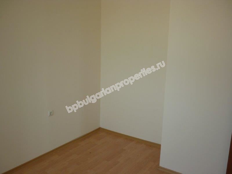 Тристаен апартамент в затворен комплекс на цената на двустаен в Слънчев Бряг