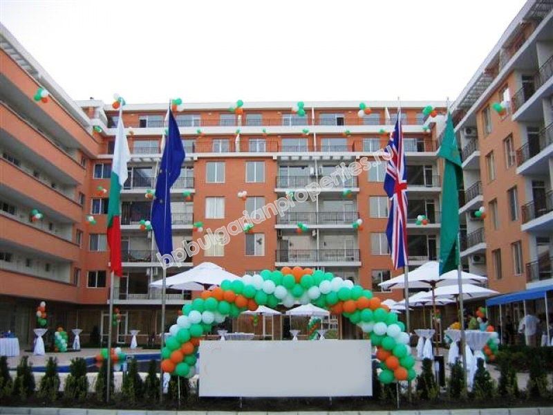 Голям едноспален мебелиран апартамент близо до плажа за продажба в курорта Слънчев Бряг