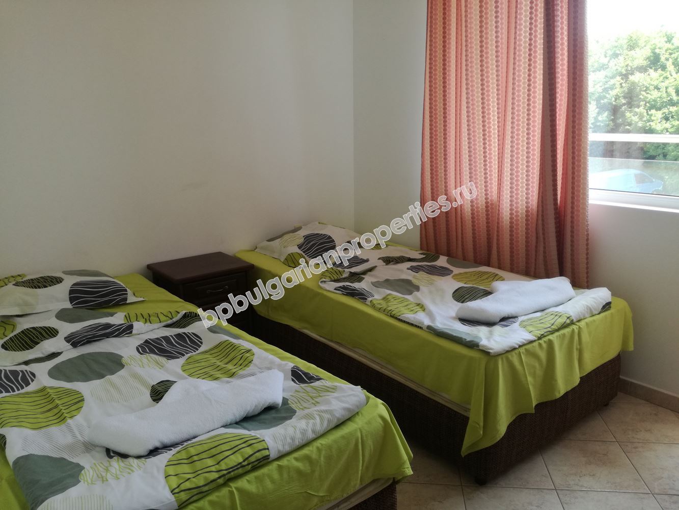 Тристаен апартамент с гледка море в затворен комплекс. Созопол, Буджака.