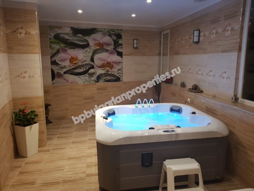 Хотел с ресторант на 3 км от Слънчев Бряг