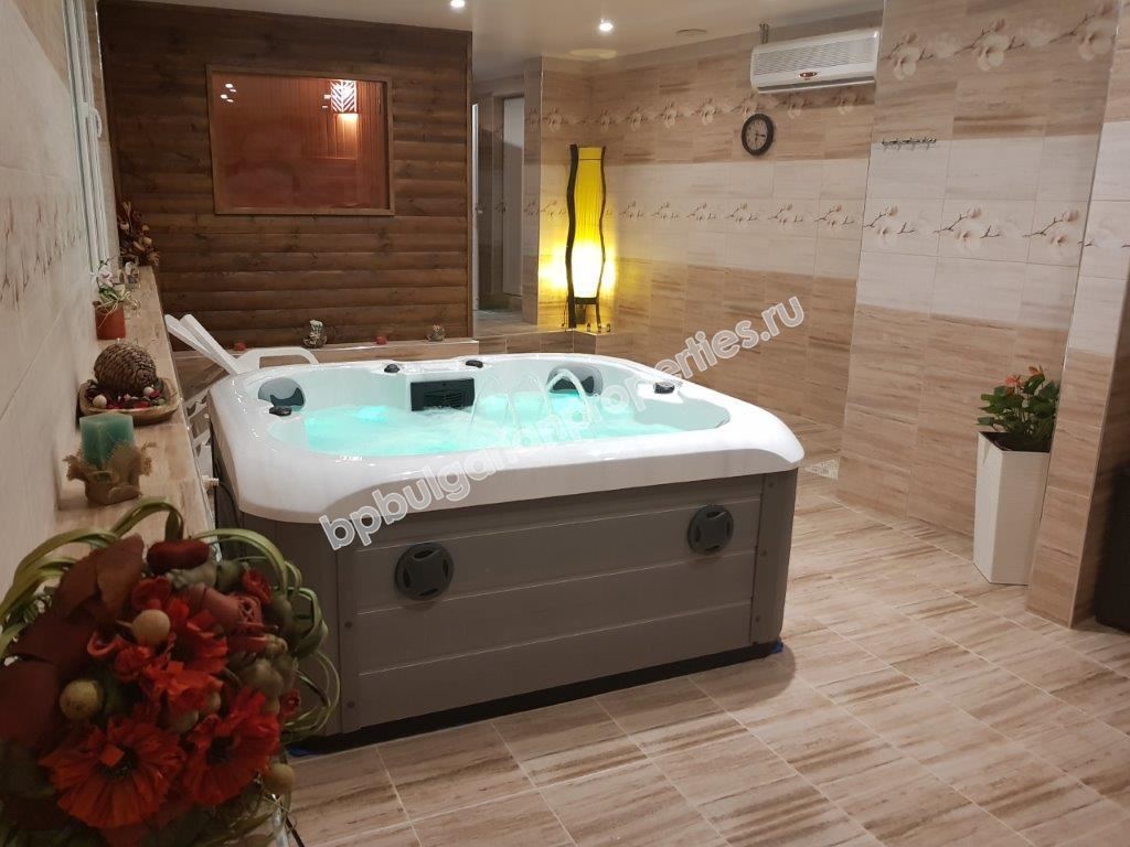 Хотел с ресторант на 3 км от Слънчев Бряг