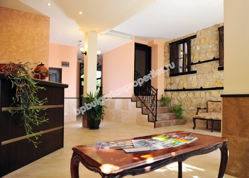 Хотел с ресторант на 3 км от Слънчев Бряг