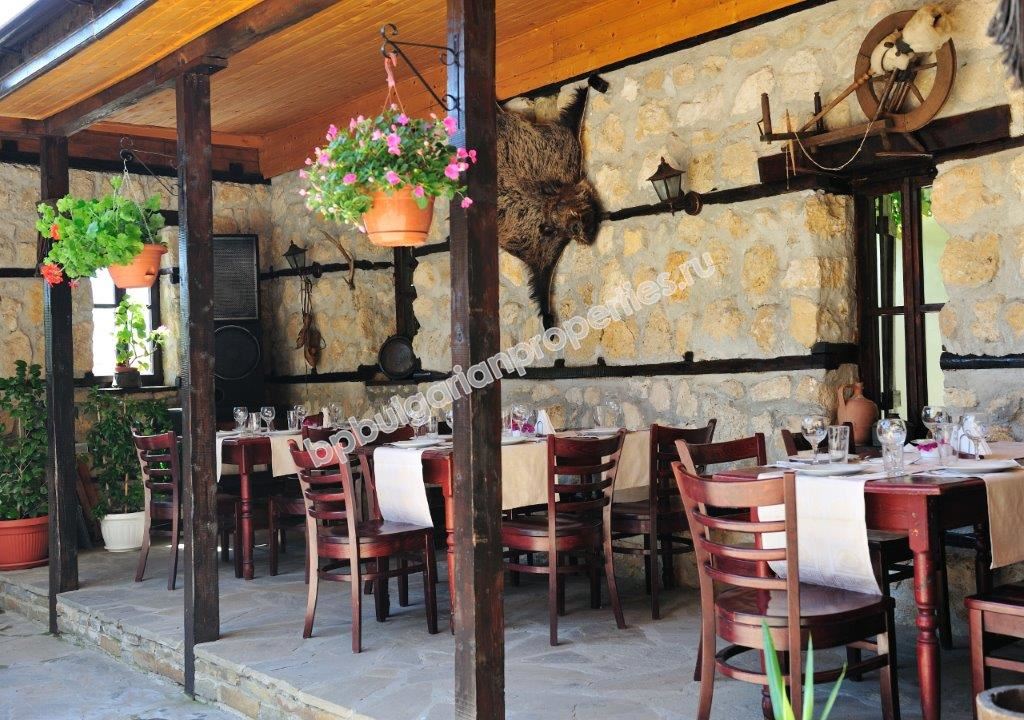 Хотел с ресторант на 3 км от Слънчев Бряг