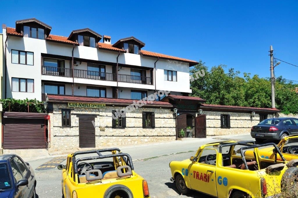 Хотел с ресторант на 3 км от Слънчев Бряг